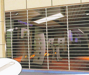 豪華直吊耳型通花閘（龍巖伸縮門(mén)廠(chǎng)家）